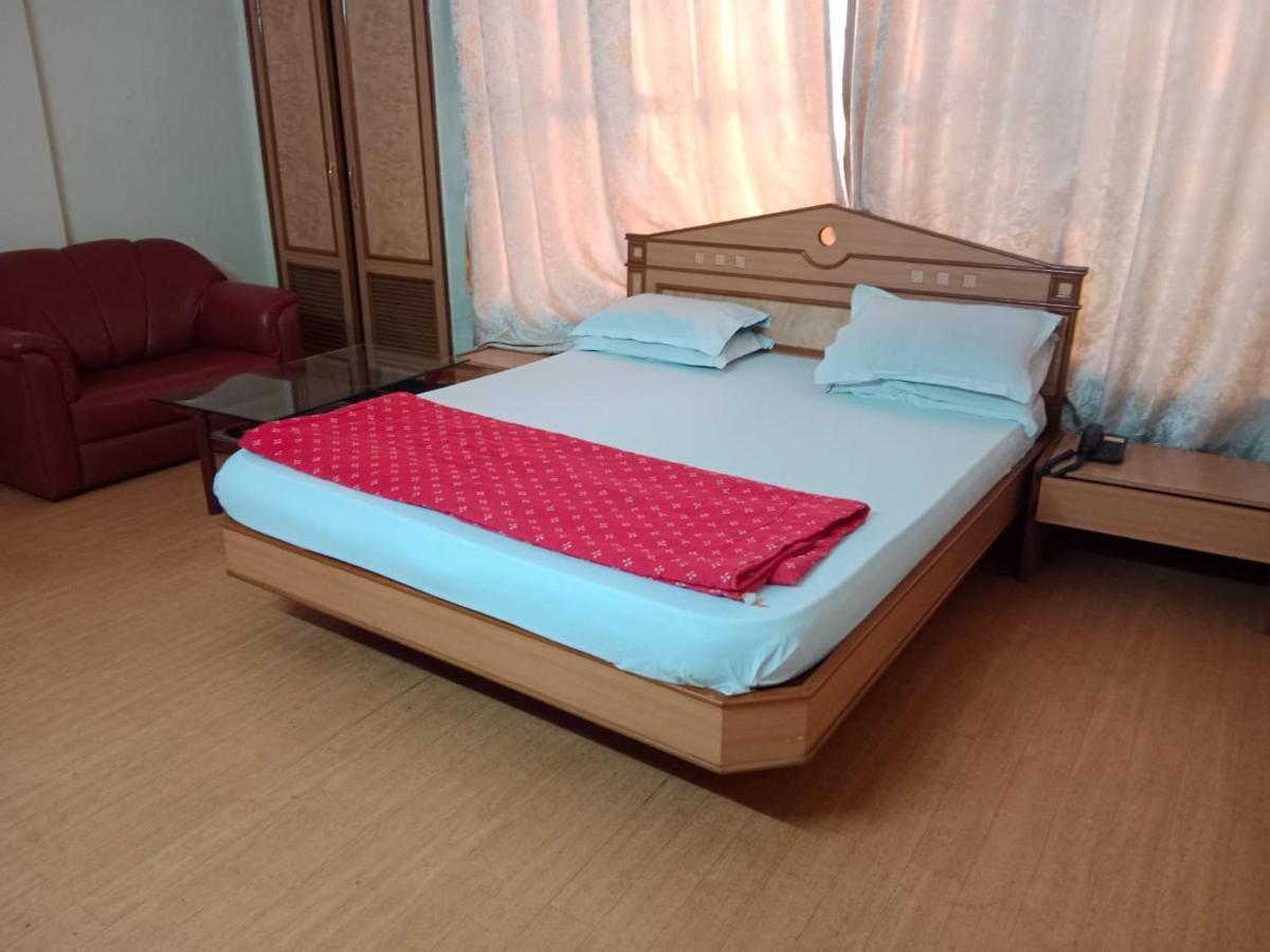 Pooja International Nashik Hotel Luaran gambar