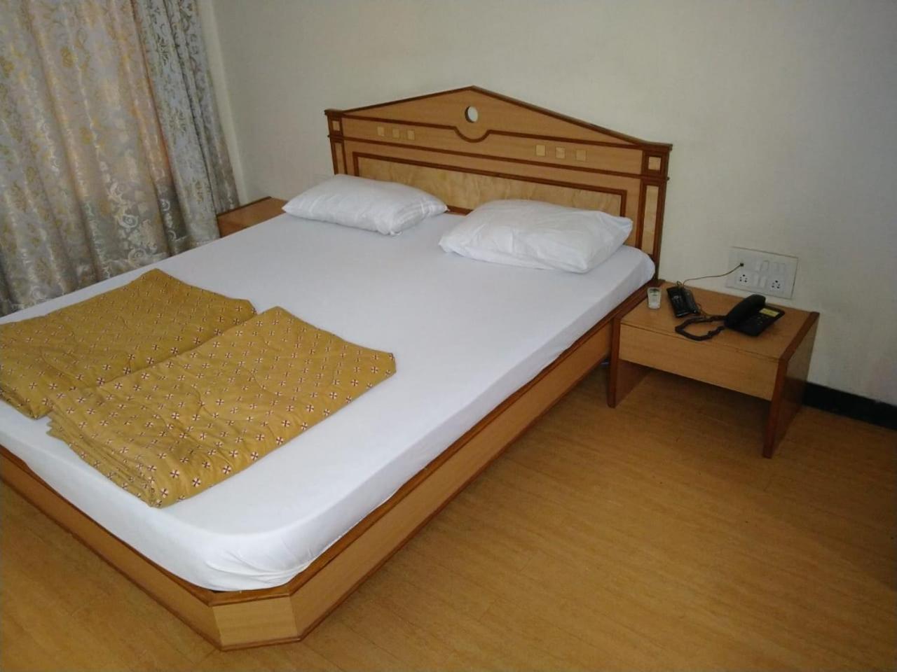 Pooja International Nashik Hotel Luaran gambar