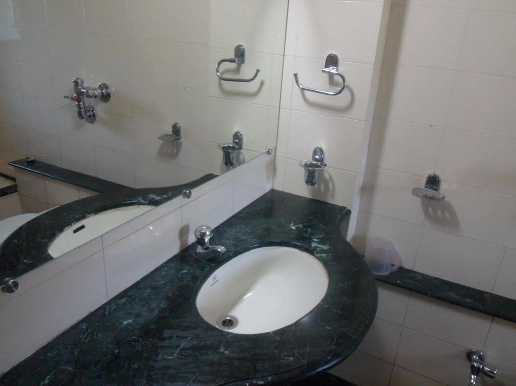 Pooja International Nashik Hotel Luaran gambar