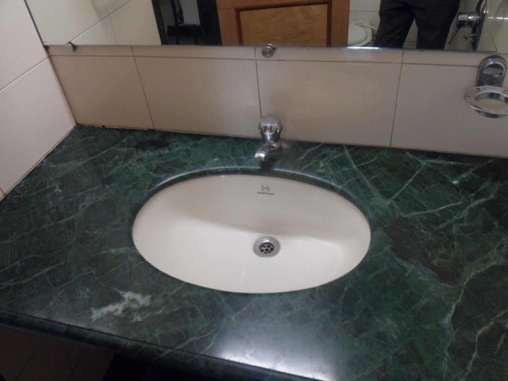 Pooja International Nashik Hotel Luaran gambar