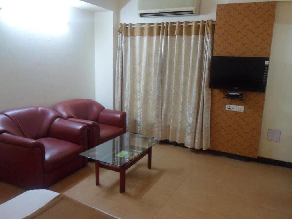 Pooja International Nashik Hotel Luaran gambar