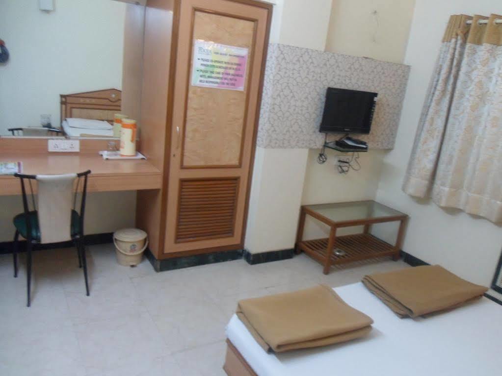 Pooja International Nashik Hotel Luaran gambar