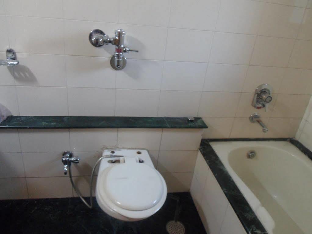 Pooja International Nashik Hotel Luaran gambar