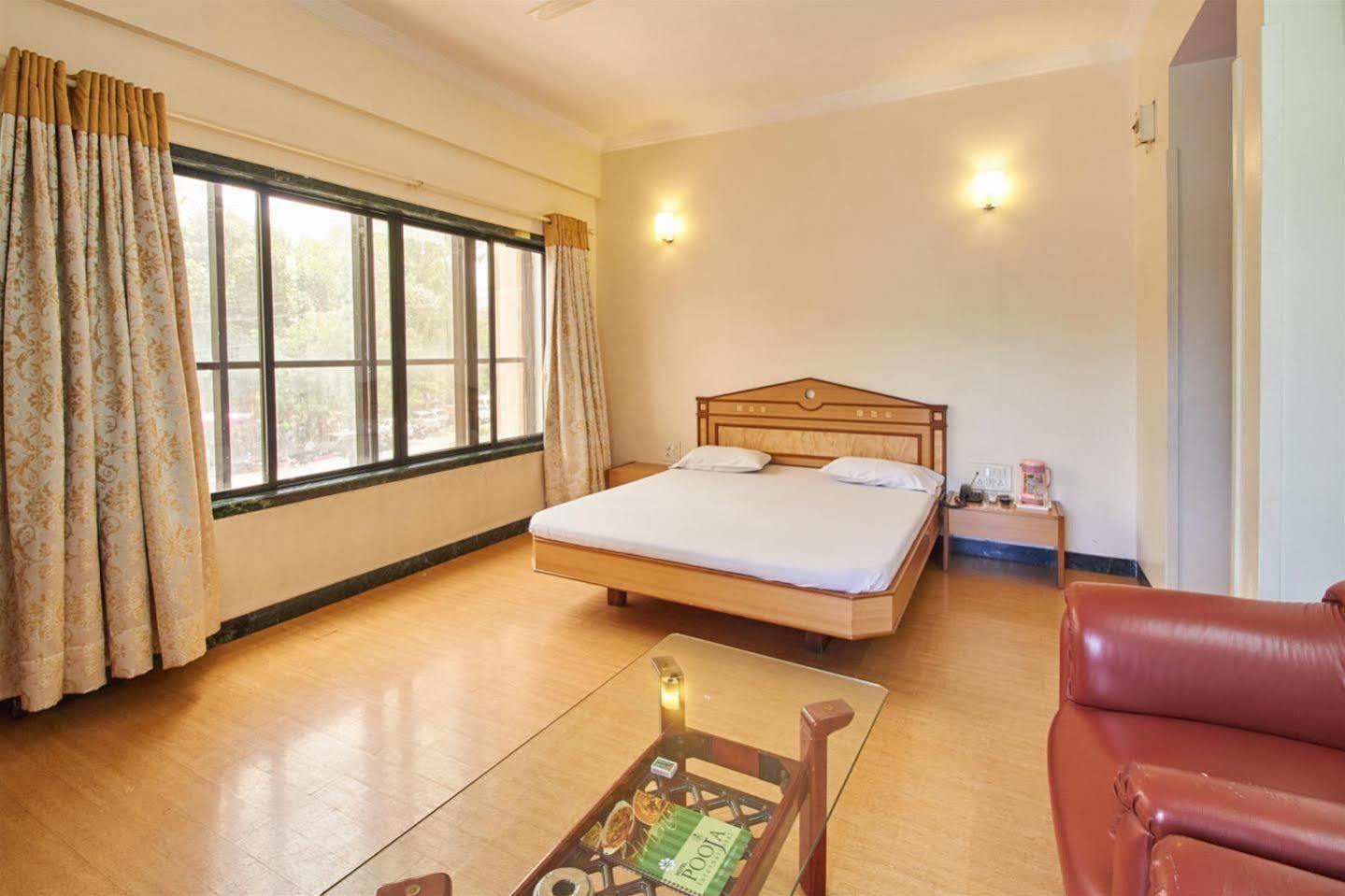 Pooja International Nashik Hotel Luaran gambar