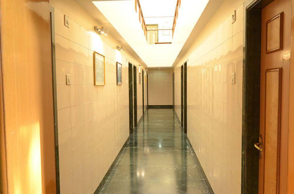 Pooja International Nashik Hotel Luaran gambar